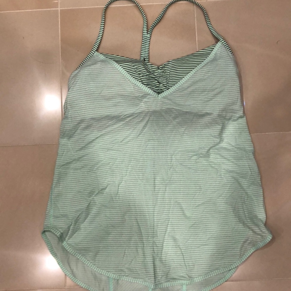 Mint green LuLulemon tank